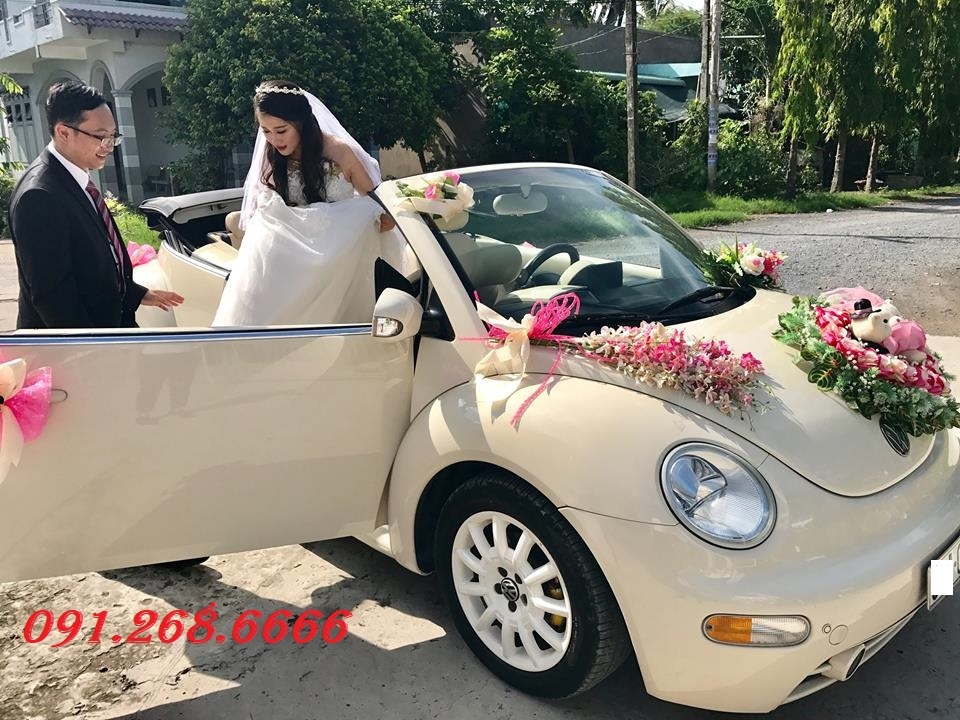 Cho thuê xe cưới mui trần Wolkswagen Beetle tại phố huế quận hai bà trưng hà nội - 0912686666