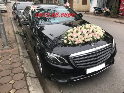 Cho thuê xe cưới hạng sang Mercedes e300 giá tốt tại đại la quận hai bà trưng hà nội - 0912686666