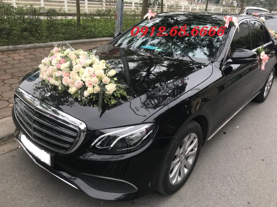 Cho thuê xe cưới hạng sang Mercedes e 300 giá tốt tại Trần hưng đạo quận hoàn kiếm hà nội - 0912686666