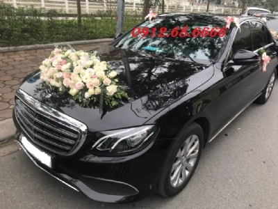 Cho thuê xe cưới hạng sang Mercedes e 300 giá tốt tại Trần hưng đạo quận hoàn kiếm hà nội - 0912686666